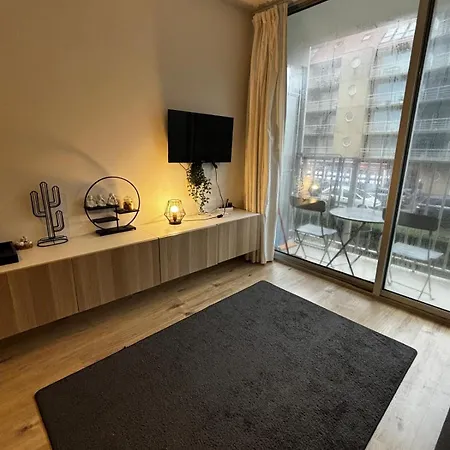 Paisible, Proche Du Centre Et De La Plage!